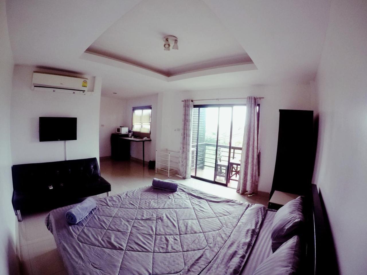 French Connection Hotel Pattaya Room photo
