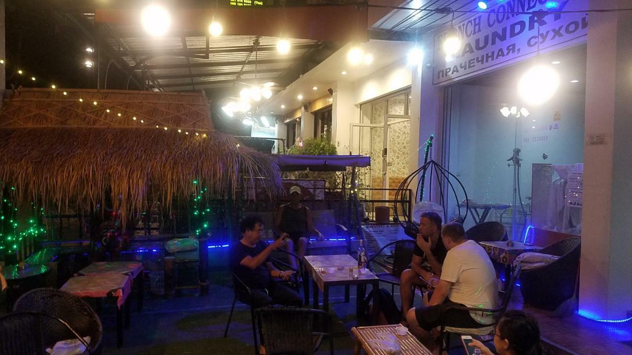 French Connection Hotel Pattaya Exterior photo